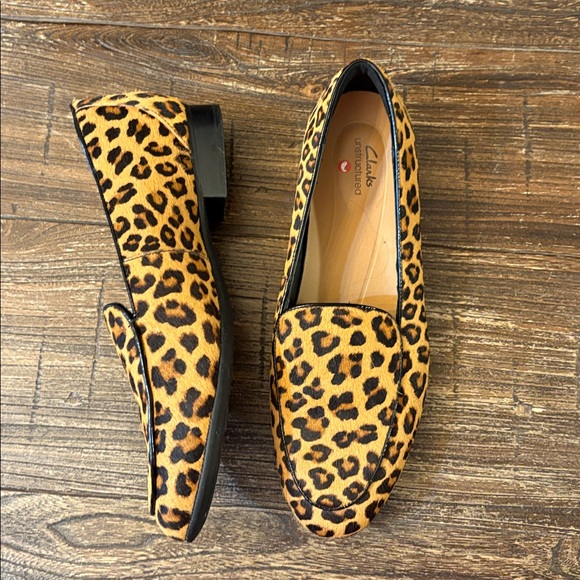 Clarks Un Blush Ease Leopard Print Pony Hair Loafers Flats Comfort Size 8.5 - Picture 2 of 9